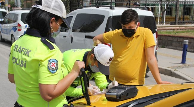 Çeşme ve Konak'ta 'tam kapanma' denetimleri