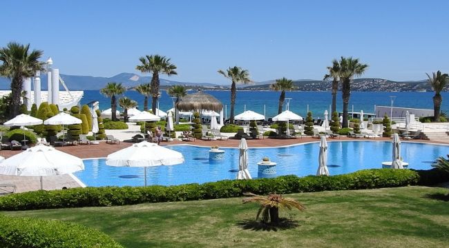 Çeşmeli turizmciler yaz sezonundan umutlu