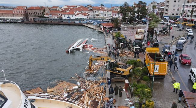 Fırtına sonrası Ayvalık sahili havadan görüntülendi