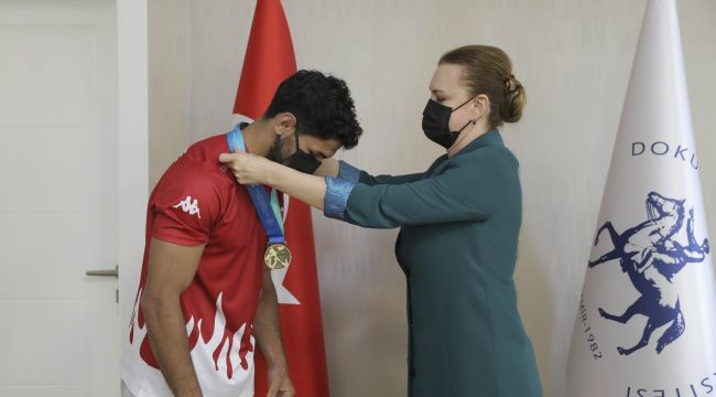 İzmirli sporcu Wushu Dünya Şampiyonu oldu