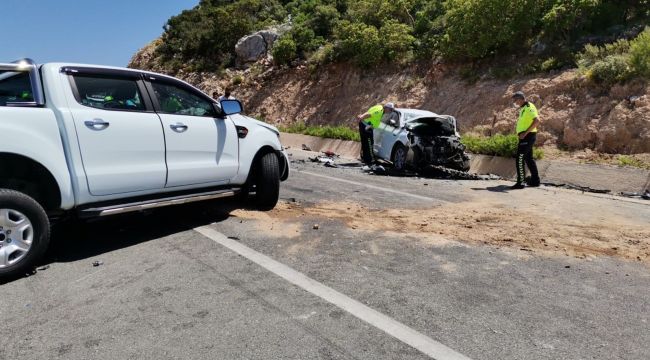 Karaburun'da trafik kazası: 1 ölü, 3 yaralı