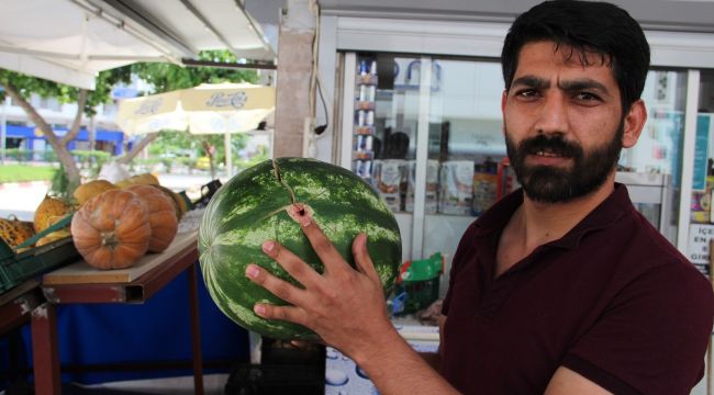 Kurşunlardan biri karpuza isabet etti