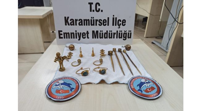 Polis ekiplerinin şüphelendiği araçtan 15 adet tarihi eser çıktı