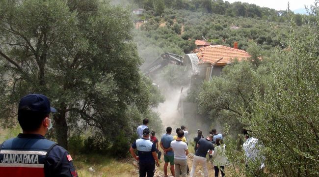 Akbük koyunda yıkımlar tekrar başladı