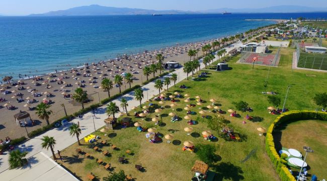 Aliağa Ağapark Plajı 5. kez Mavi Bayrak ile taçlandırıldı