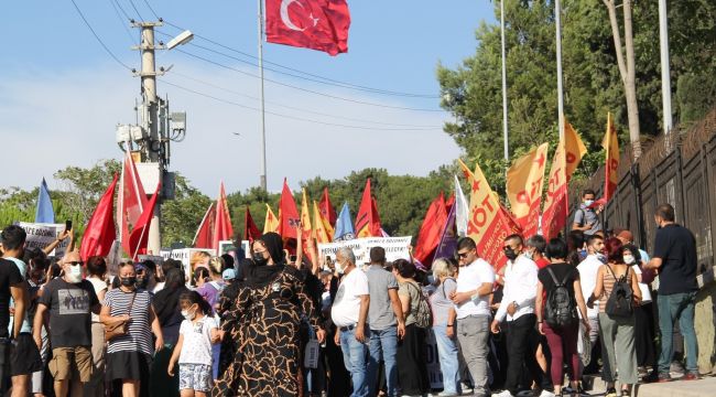 Deniz Poyraz'ın cenazesinde kısa süreli gerginlik