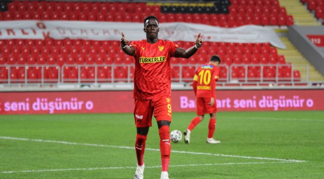 Göztepe, Ndiaye ile 3 yıllık sözleşme imzaladı