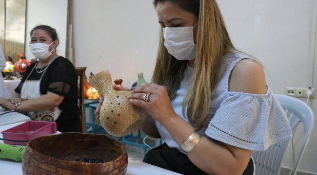 Su kabakları kadınların hünerli ellerinde sanat eserine dönüşüyor