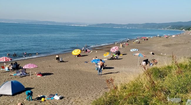 Boğulan kadını çevredekiler kurtardı