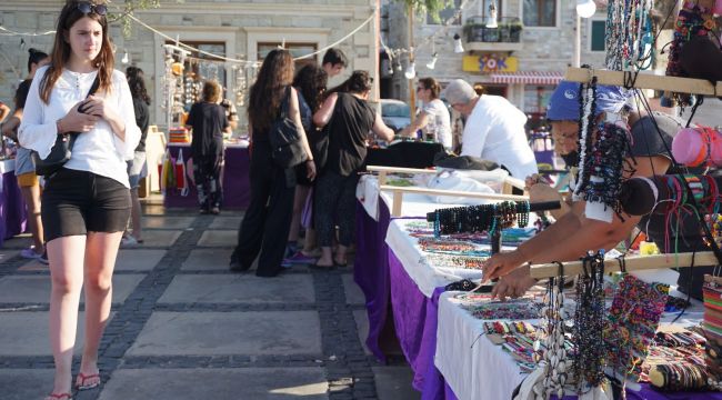 Foça'da üretici kadınlar, aile bütçesine katkı sağlıyor