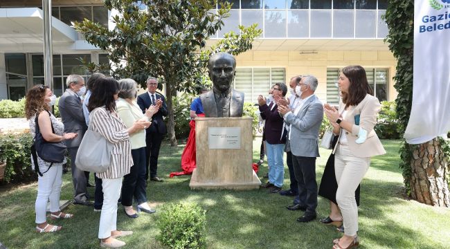 Gaziemir'de Atatürk büstü açıldı