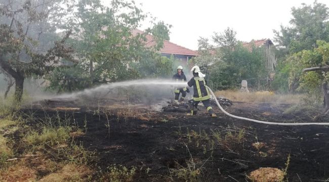 İtfaiyeciler ziyareti yarıda bırakıp yangına koştu