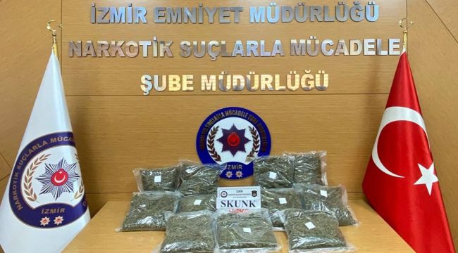 İzmir'de otoyol gişelerinde uyuşturucu baskını