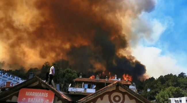 Marmaris'te otel ve evler tahliye ediliyor