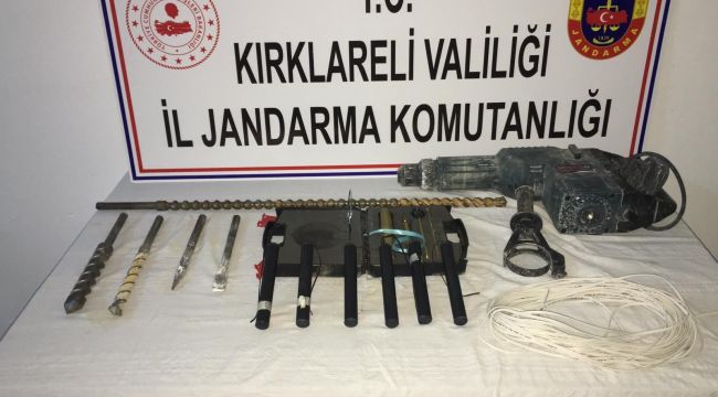 Otomobilden dinamit çıktı