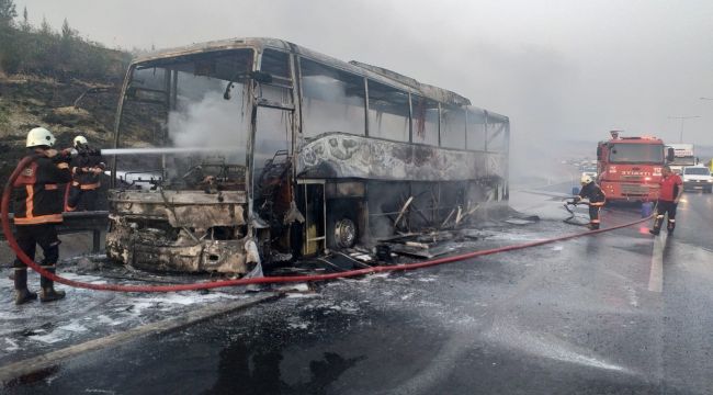 Yolcu otobüsü alev alev yandı