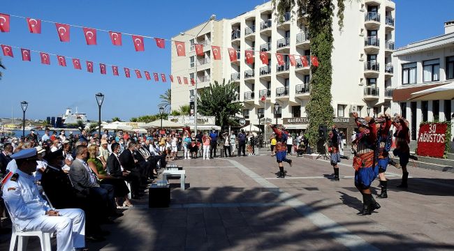 İzmir'in ilçelerinde 30 Ağustos coşkusu