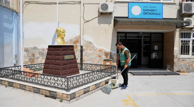 Kuşadası Belediyesi okulları yeni eğitim yılına hazırlıyor