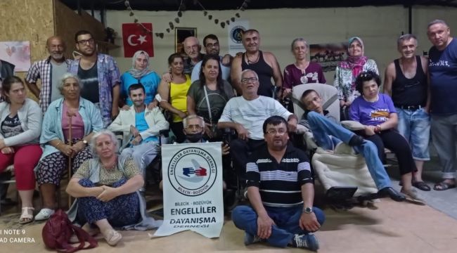 'Sosyal hayatta engel yok' diyerek doyasıya eğlendiler