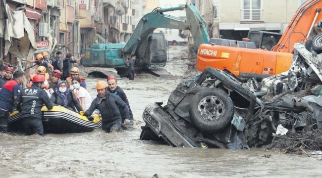 Tarihin en büyük sel felaketinde 27 ölü, yüzlerce kayıp