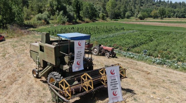 Yeniden Refah Partisi, tarlada tarım yapıyor