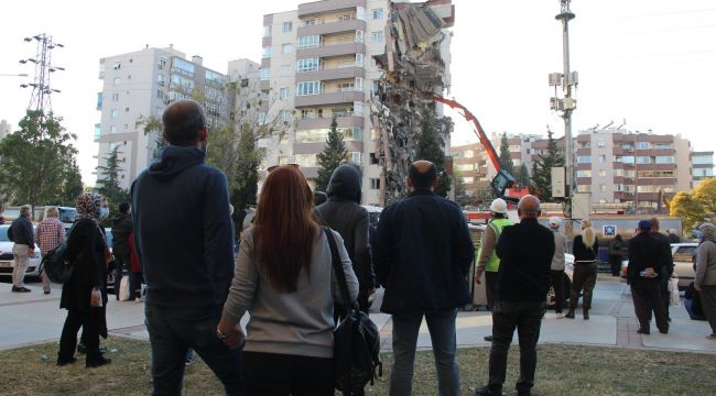 11 kişinin öldüğü binanın kolonları aynı yöne bakıyormuş