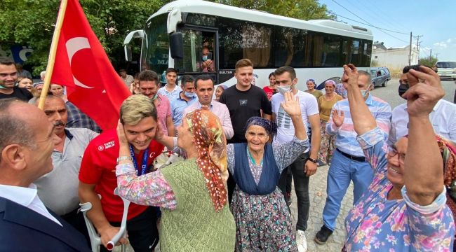 Ampute Milli Futbolcu'ya coşkulu karşılama