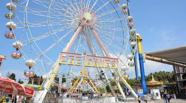 İzmirliler lunaparkı geri istiyor