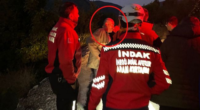 Kayıp adam kendini bulmak için arama ekibine katıldı