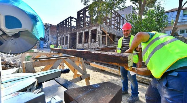 Carfi Konağı yeniden ayağa kalkıyor