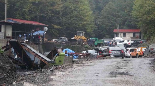 Göçük altında kalan işçiyi kurtarma çalışması sürüyor