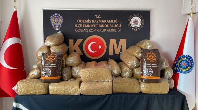 İzmir'de 215 kilogram kaçak tütün