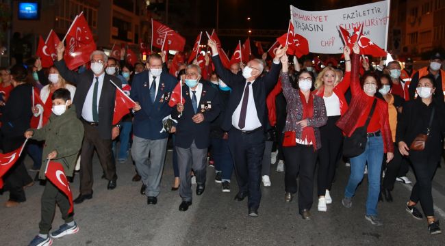 Karabağlar Cumhuriyet için tek yürek