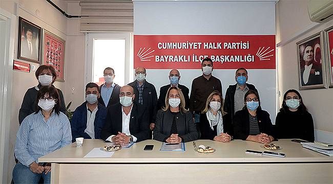 CHP Bayraklı ilçe yönetimi düştü