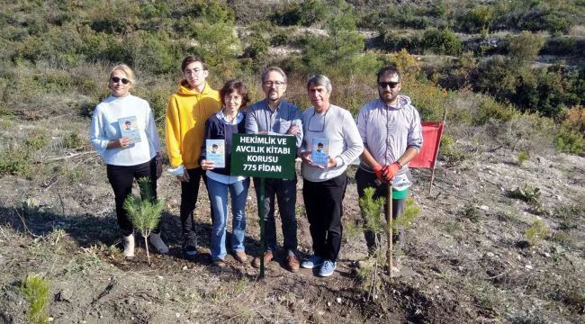 Yazdığı kitabın geliriyle koruluk oluşturdu