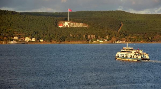 Adalar'da feribot seferlerine 'fırtına' engeli