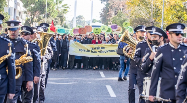 Başkan Soyer: Cesur kadınlarsınız, yürüyün yanınızdayım