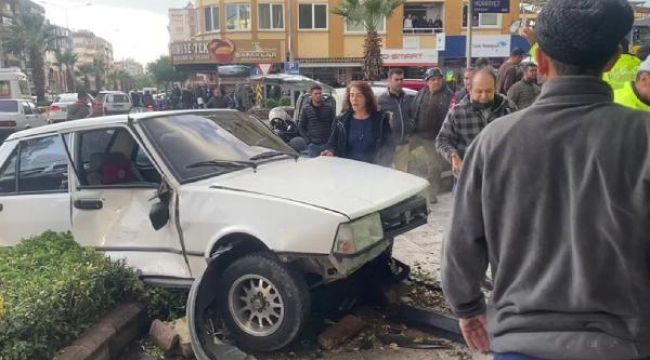 Otomobilin çarptığı polis memuru ağır yaralandı