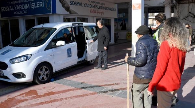 Kuşadası Belediyesi'nden sokakta kalan evsiz vatandaşlara destek