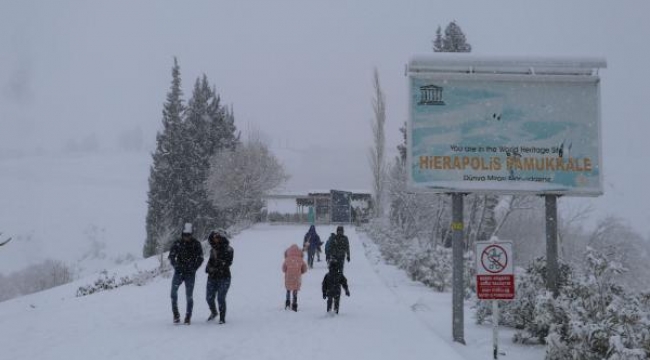 Pamukkale karla kaplandı