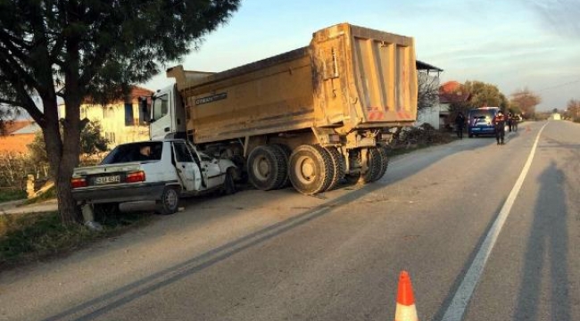 Sollamak istediği kamyona çarptı: 1 ölü, 2 yaralı