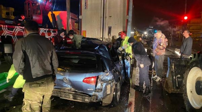 Balıkesir'de otomobil TIR'ın altına girdi, sürücü öldü 