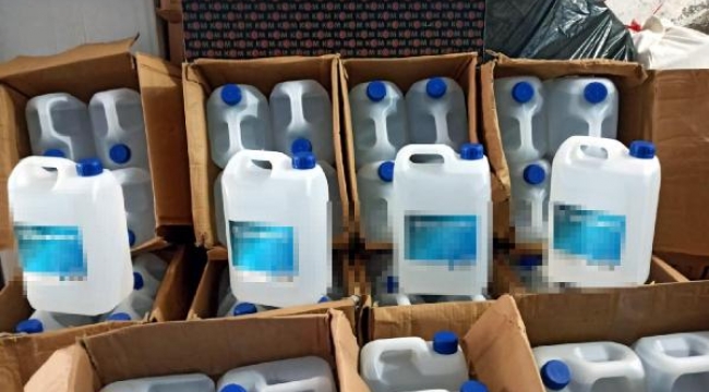 Baskın yapılan evde 235 litre etil alkol ele geçirildi