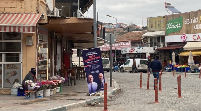 Bergama'da afiş kavgası