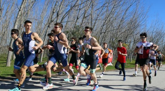 Duatlon İzmir Türkiye Şampiyonası 465 sporcunun katılımıyla başladı