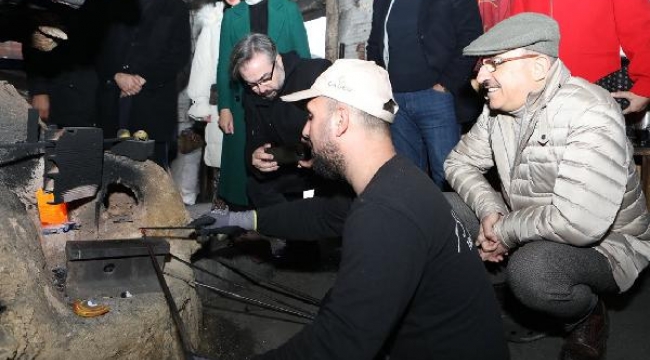 AK Parti İzmir İl Başkanı Sürekli: Sıcak, soğuk demeden alandayız