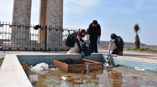 İzmir'de, Çanakkale Şehitleri Anma Parkı ve Anıtı'na 'bakımsızlık' tepkisi