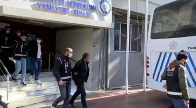 İzmir'de tefeci operasyonunda 5 kişi tutuklandı