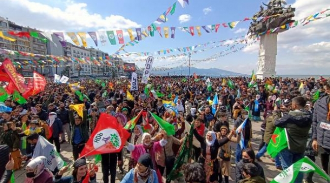 İzmir'deki nevruz etkinliğine 45 gözaltı 