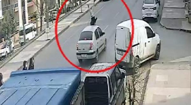 Otomobil çarpan 12 yaşındaki Duru yaralandı; kaza kamerada